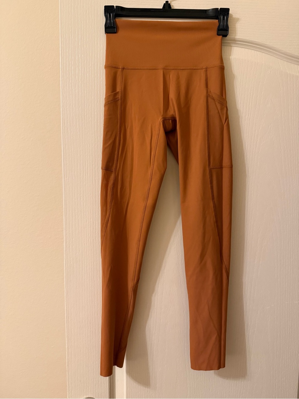 Offline by aerie High-Waist Rust Orange Leggings with Side Pockets and Mesh side